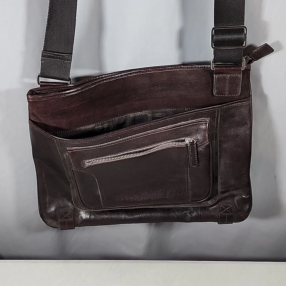 Fossil Leather Messenger Computer Crossover Bag